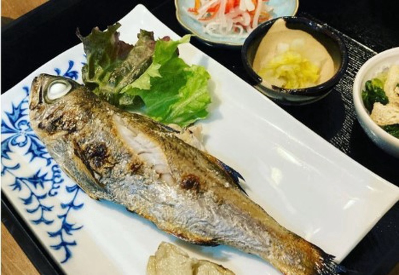 お野菜おおい目つねのご飯 といろ